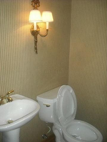 1st image of 1000 Urlin Ave APT 1009