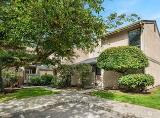 10011 NE 138th Pl APT A3, Kirkland, WA