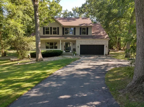 2307 Country Springs Dr, Johnsburg, IL 60051