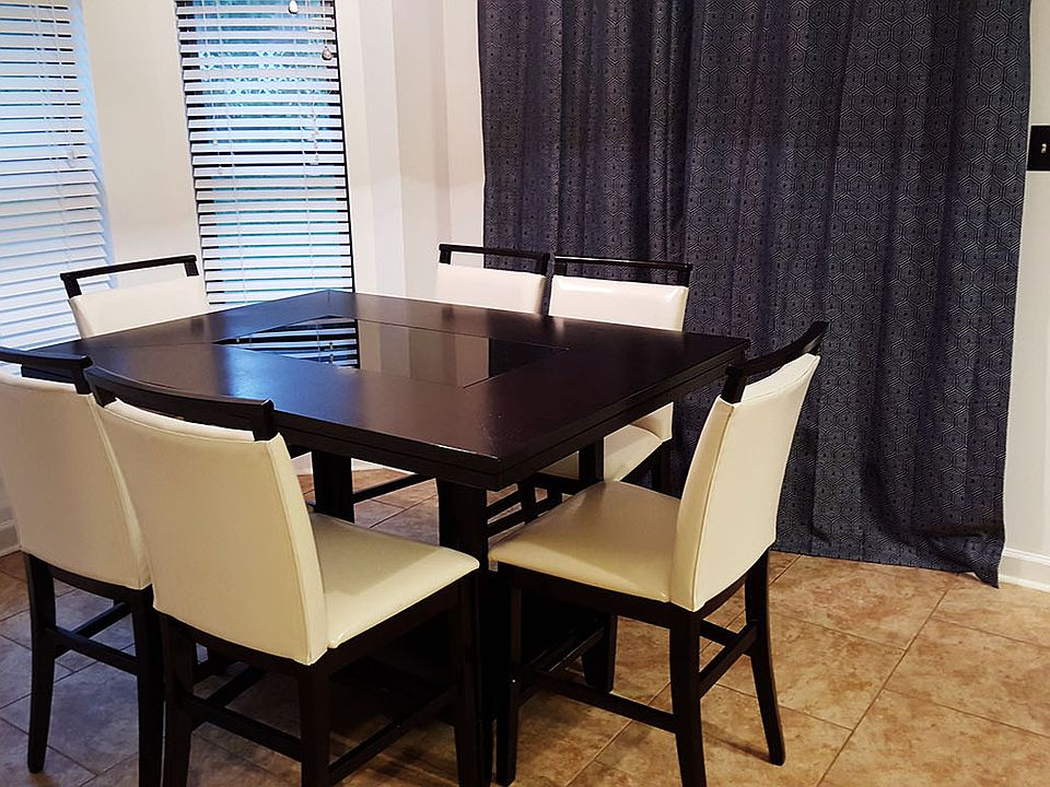 Eat in Kitchen