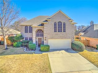 6215 Kingswood Dr, Arlington, TX 76001