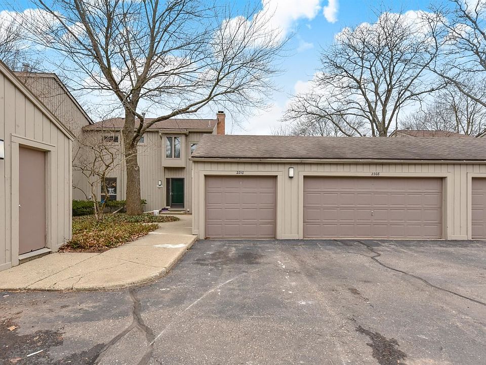 1st image of 2210 Applewood Ct