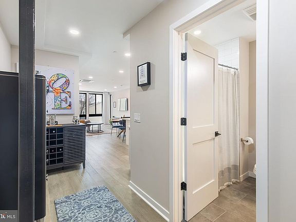 3rd image of 1648-1648 Ridge Ave #301