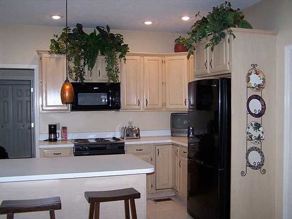 2nd image of 8408 Clarendon Dr