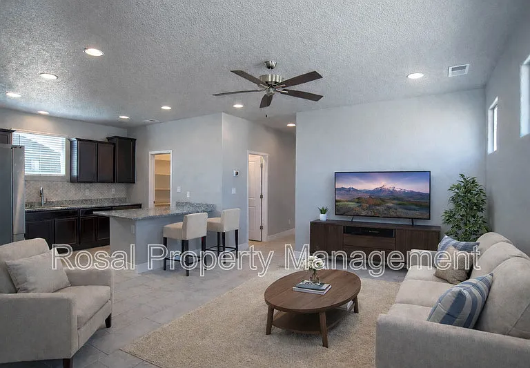 933 Northern Blvd NE — Photo 19