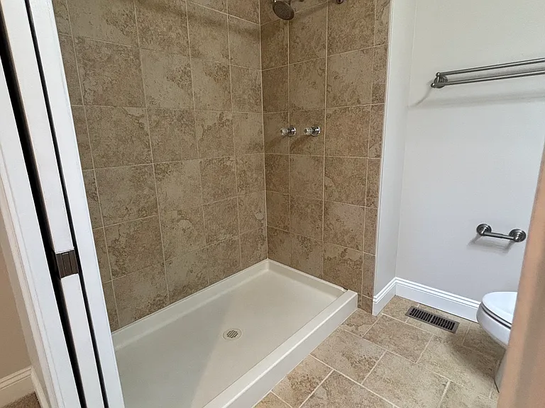 10308 College Sq — Photo 13
