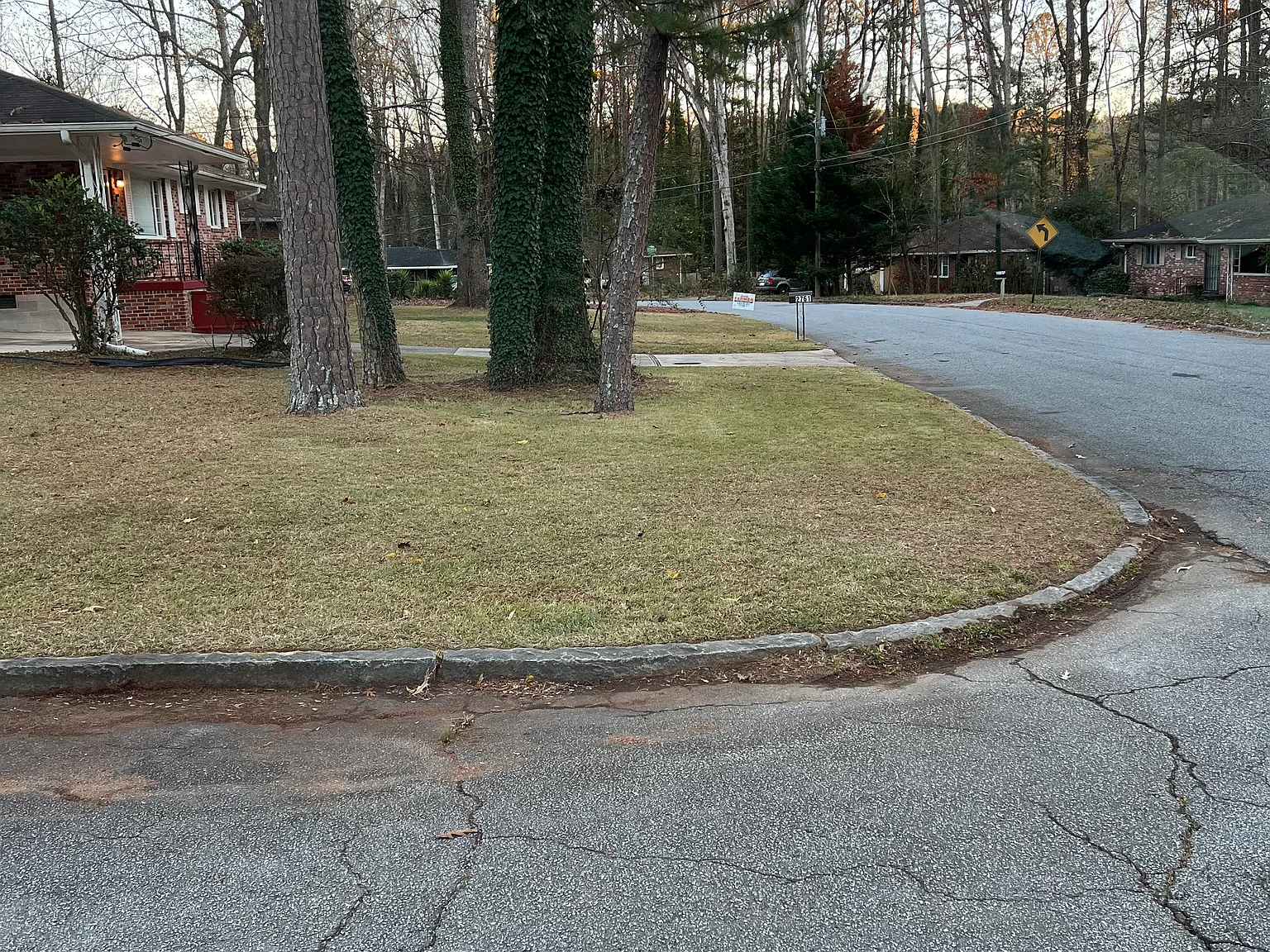 3 bed, 1.5 bath, 1092 sqft, $1,650 — Photo 2