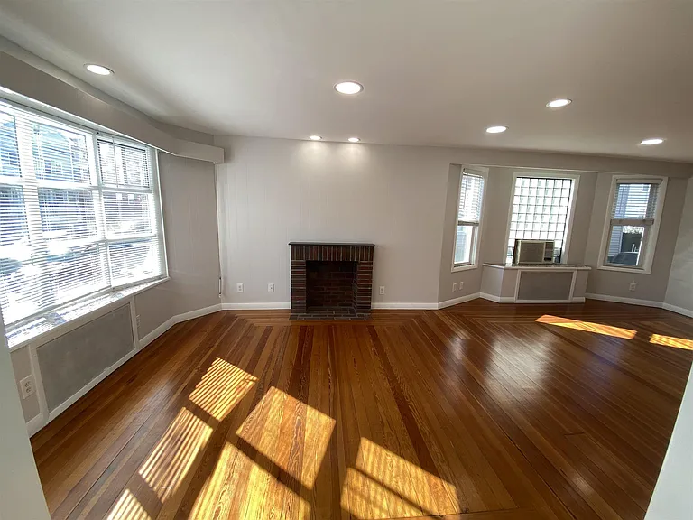 18 Alexander Ave #2 — Photo 3