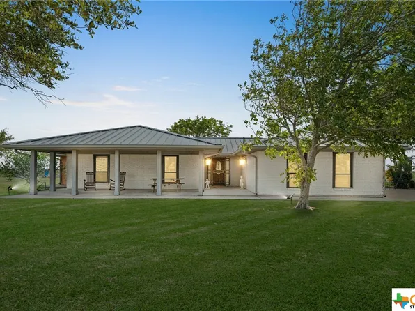 1068 Fm 1360, Woodsboro, TX 78393