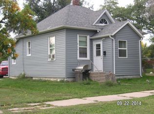 917 3rd St W, Roundup, MT 59072