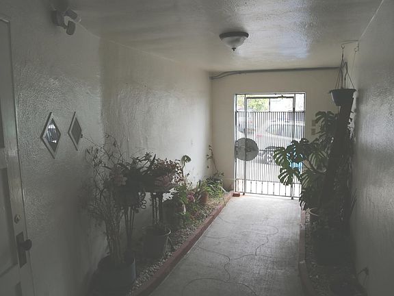 4th image of 2417 26th Ave