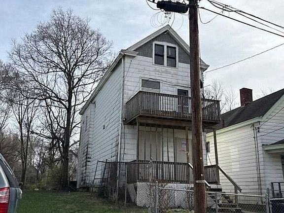 2nd image of 940 Wells St