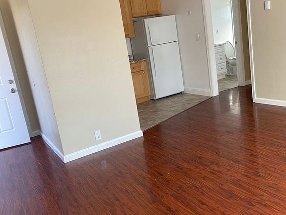 3rd image of 2857 Marlborough Ave Unit 2