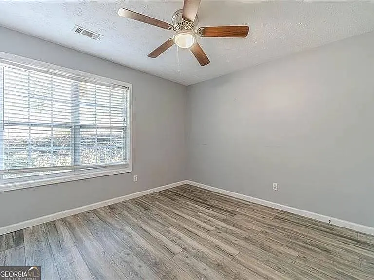 1607 Amhearst Walk Rd — Photo 7