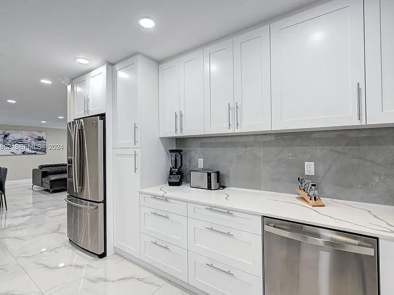 1307 Rodman St — Photo 4