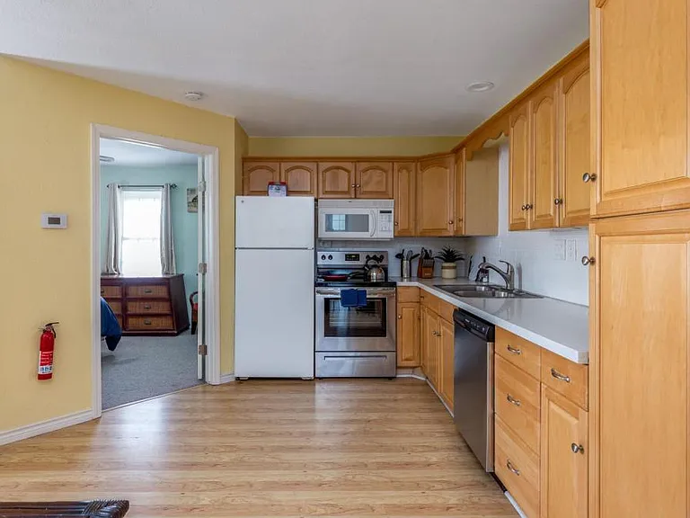 14602 Villa Maria Isabel — Photo 15