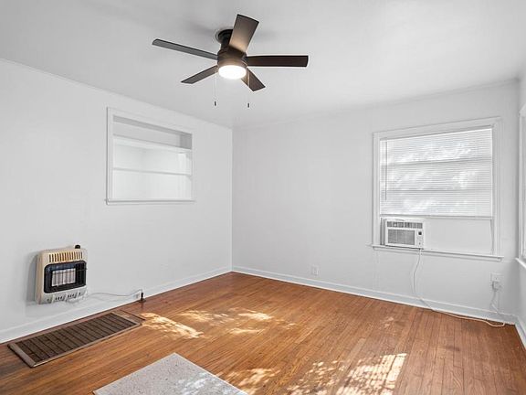 2nd image of 305 10th Ave NW
