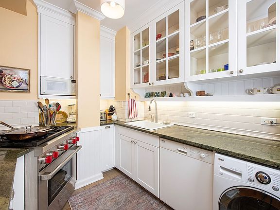 5th image of 245 W 107th St APT 11D