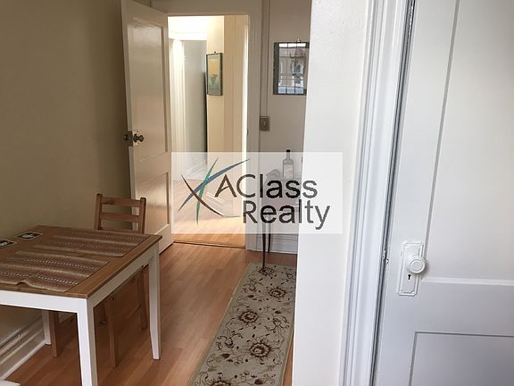 4th image of 2225 36th St #2F