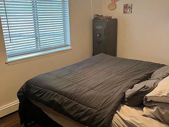 5th image of 708 Oakcrest St #1