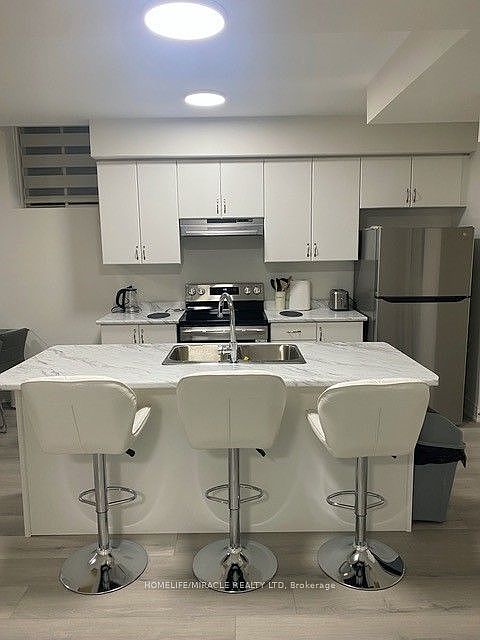1st image of 161 Rowe St