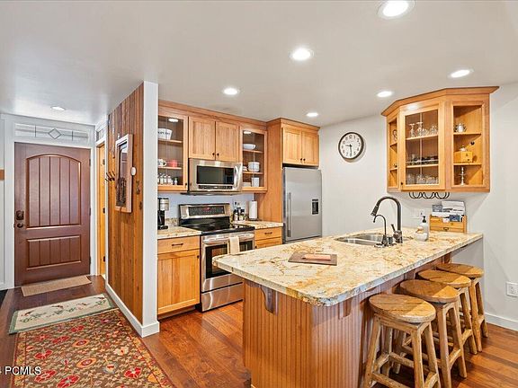 2nd image of 1480 Three Kings Dr APT 21