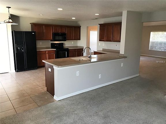 3rd image of 30914 Sonnet Glen Dr