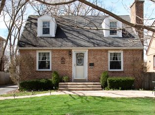 1050 Sheridan Ave, Deerfield, IL 60015