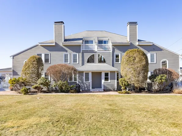 12 Pickett St Unit J, Beverly, MA 01915