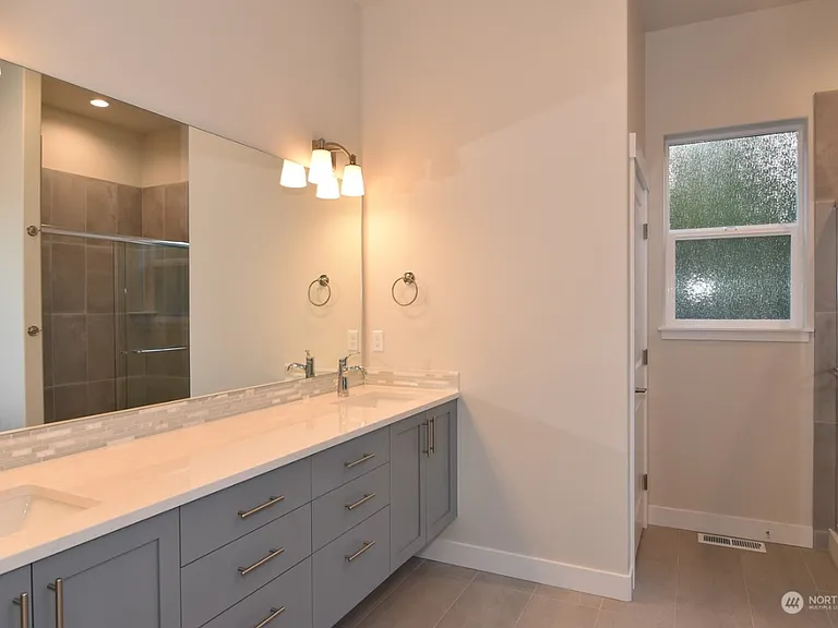 1129 Brookstone Dr — Photo 3