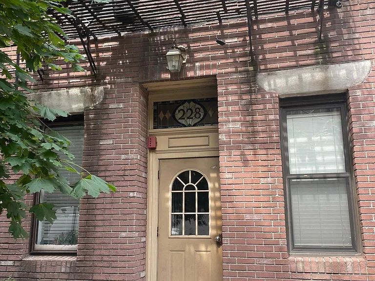 228 Bloomfield St #13 — Photo 1