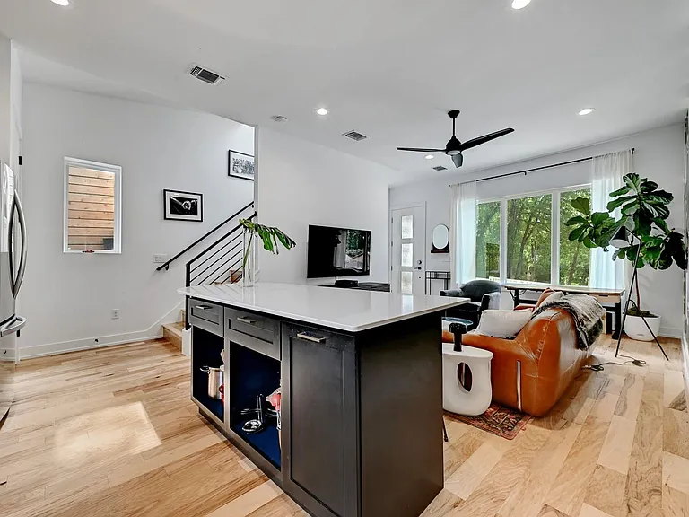 1407 Greenwood Ave #3 — Photo 6