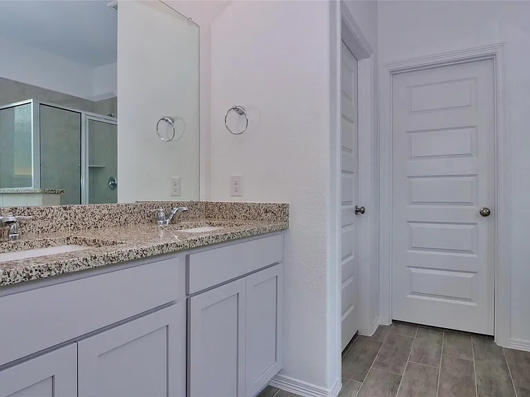 5735 Aurora Greens Ln — Photo 13