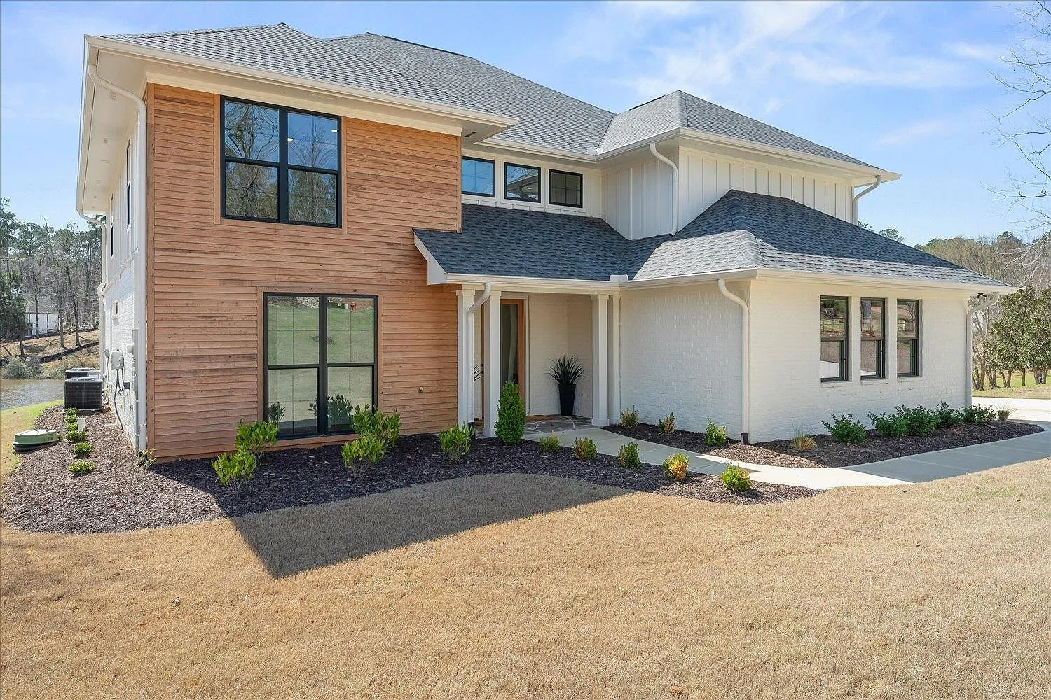 4 bed, 3.5 bath, 3357 sqft, $3,900 — Photo 1