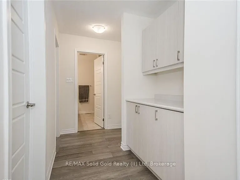 48 Pointer St — Photo 32