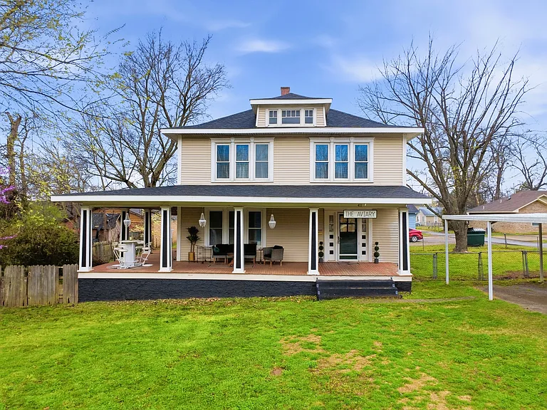 411 N Oak Ave — Photo 36
