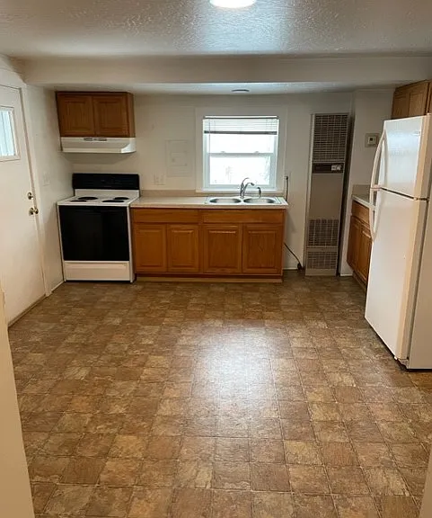 935 Worden Ave #1 — Photo 10