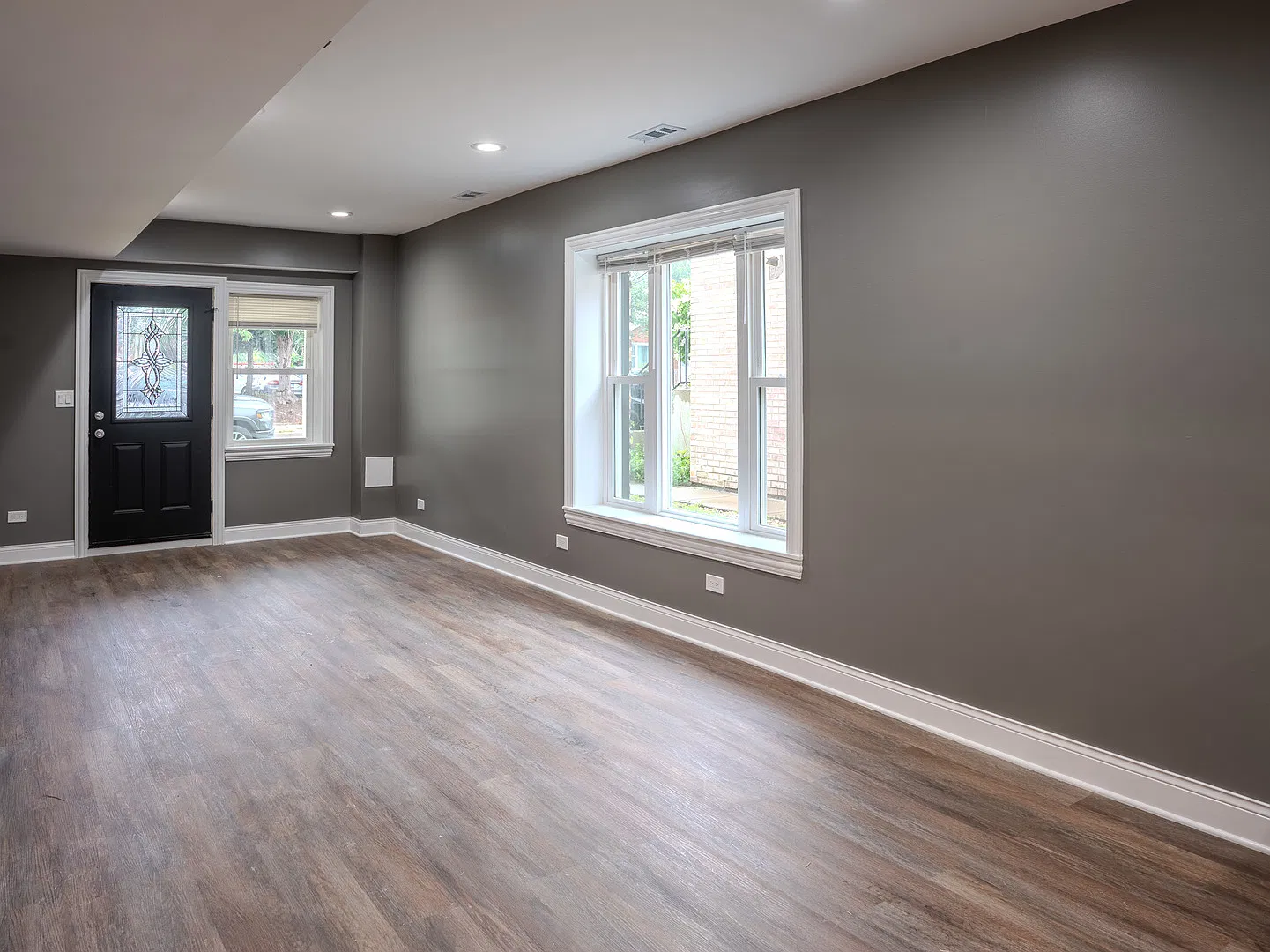 4 bed, 2505 sqft, $3,350 — Photo 3