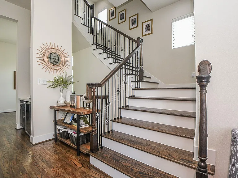 1204 Fowler St — Photo 13