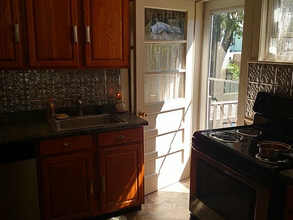 5th image of 113 Barlow Ave