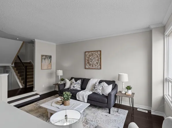 12 Lankin Blvd #37, Orillia, ON L3V 6T2