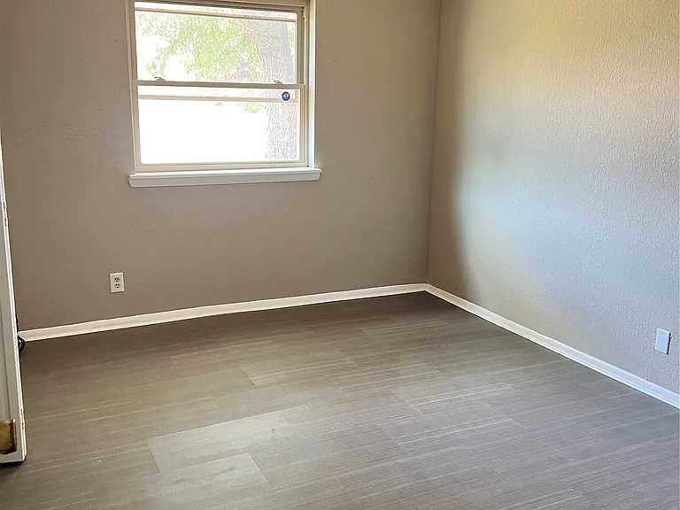 4725 S Fulton Ct — Photo 10