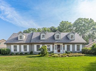 991 Huntleigh Dr, Naperville, IL 60540