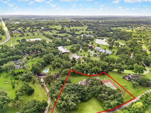 2020 Pecan Lake Dr, Richmond, TX 77406