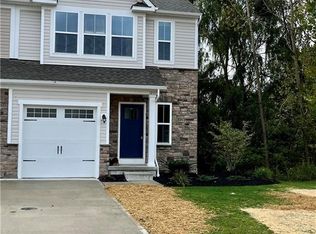 1207 Meadow Run, Akron, OH 44321