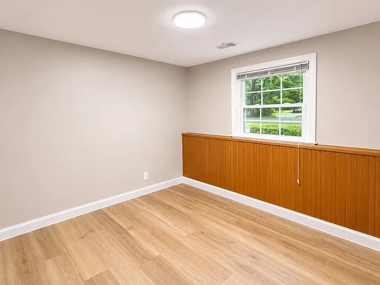 20 Woodridge Ave — Photo 14