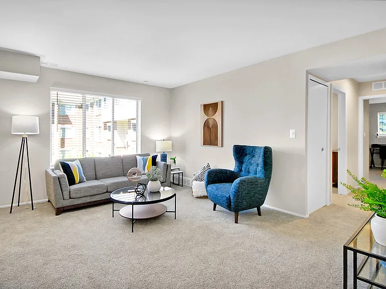 The Maxwell Apartments — Photo 20