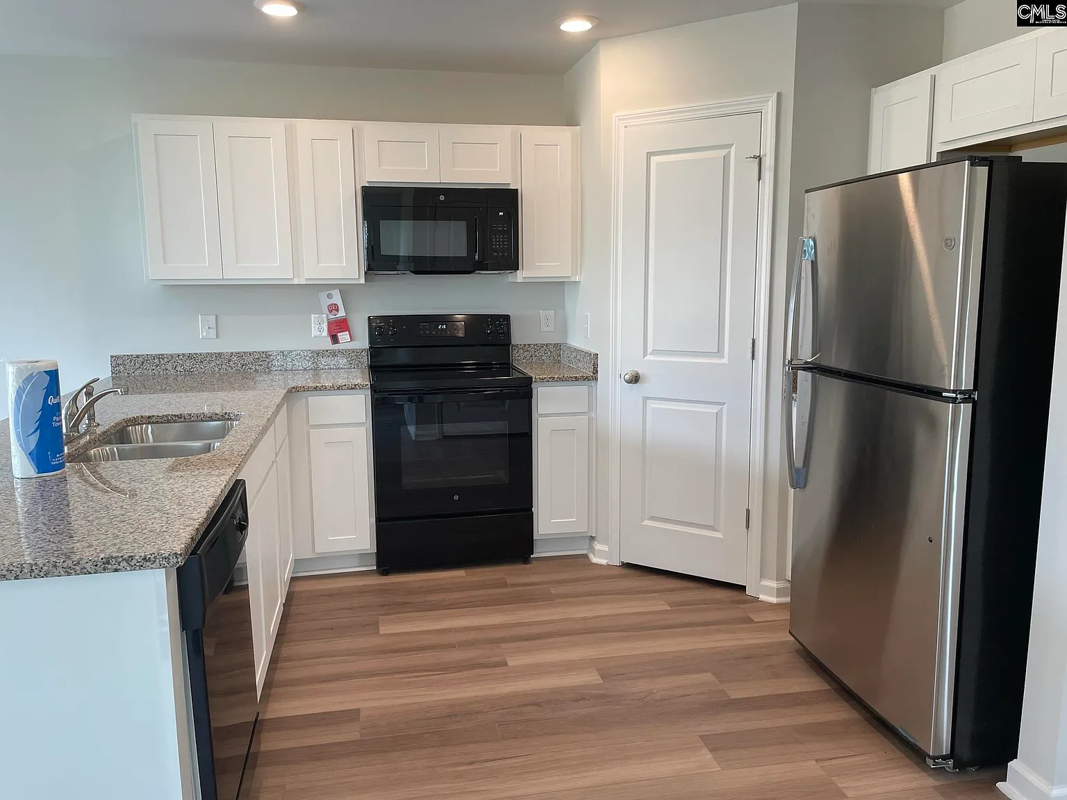 3 bed, 1620 sqft, $1,995 — Photo 3