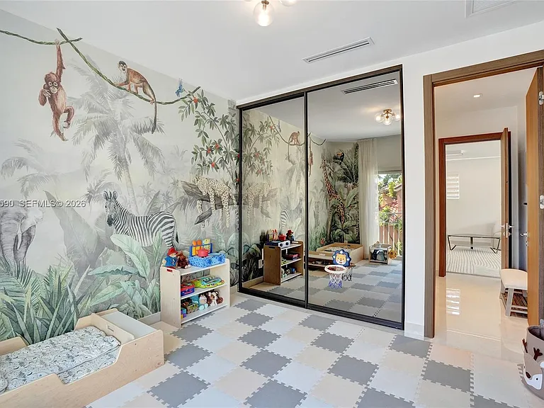 20824 NE 37th Ave — Photo 22