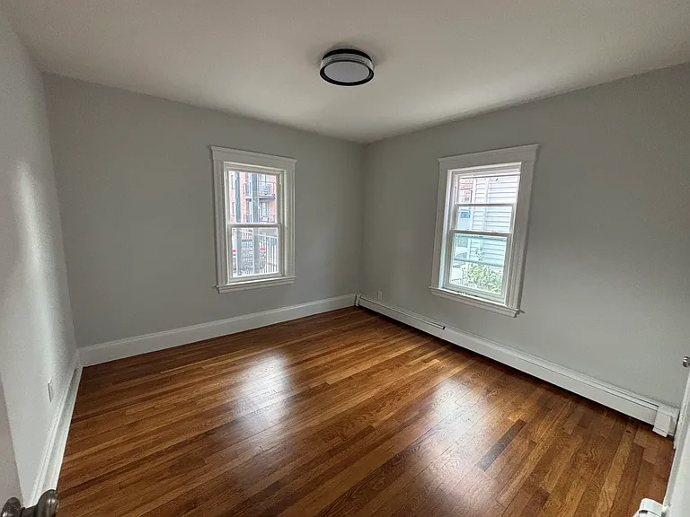 61 Waverly St #1 — Photo 7